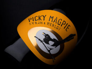 picky magpie wine label