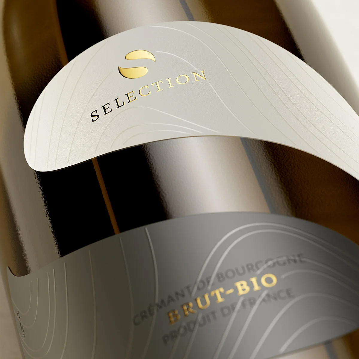 Staro Oryahovo Selection wine label macro - S and O logo, Selection and Brut Bio in gold foil relief, wave motif in transparent varnish on silk-matte surface